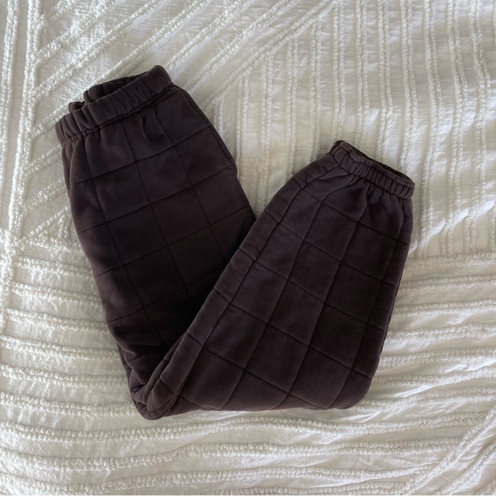 TNA cozy mega fleece quilted sweats size L